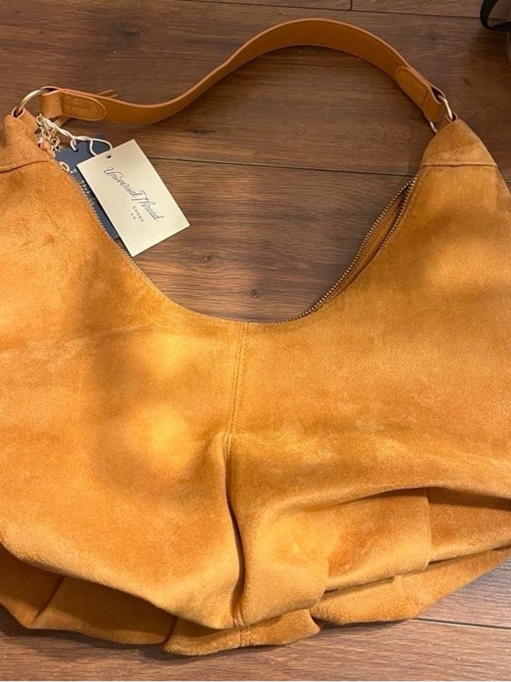 Universal thread purse